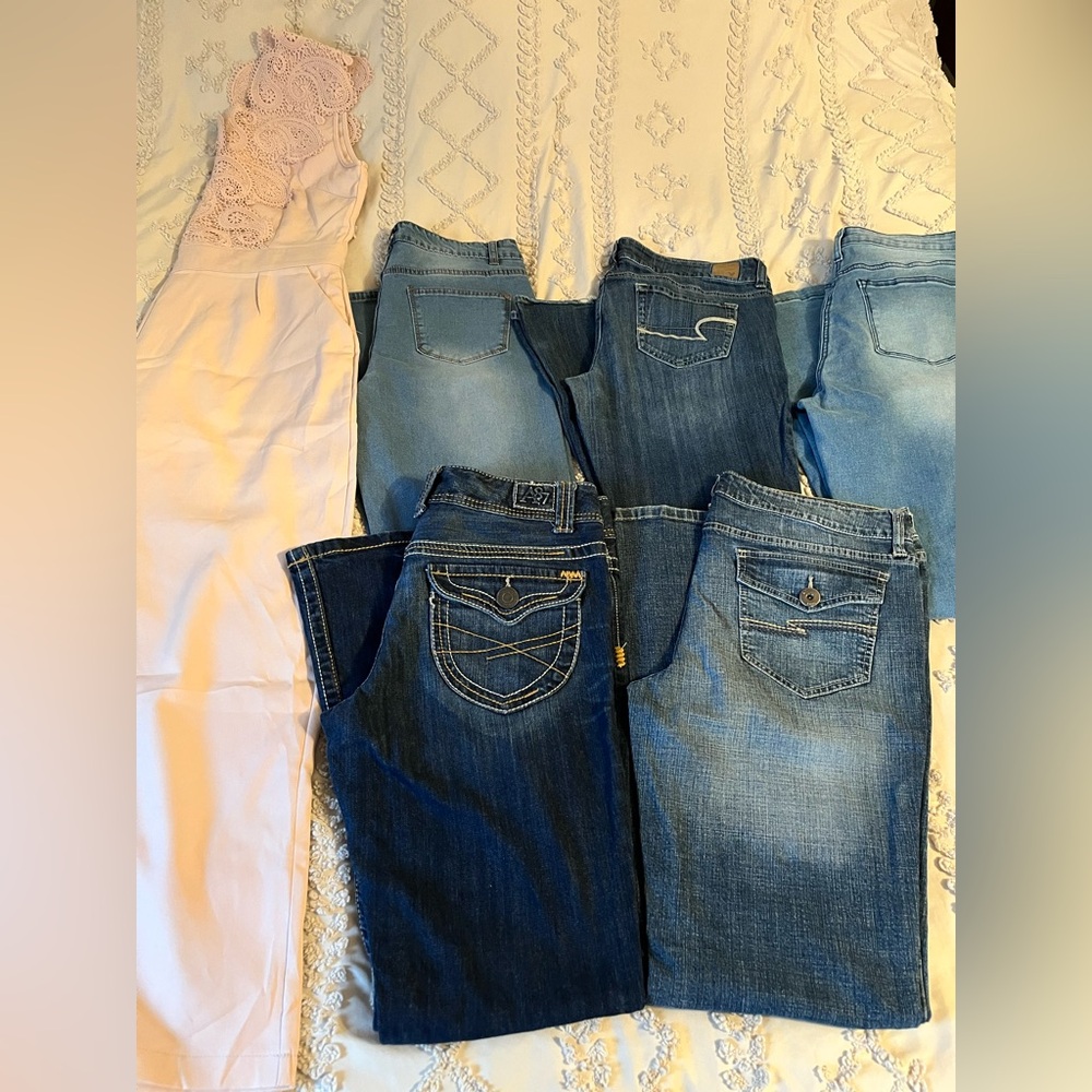 ‼️mark down‼️5 pair of jeans and a jumper!